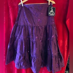 🦚Beautiful Juniors swing skirt, size 11, mid-calf length.